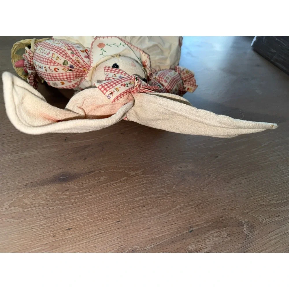Vintage Pair of Easter Spring Bunny Rabbits gardening garden‎ tools preloved